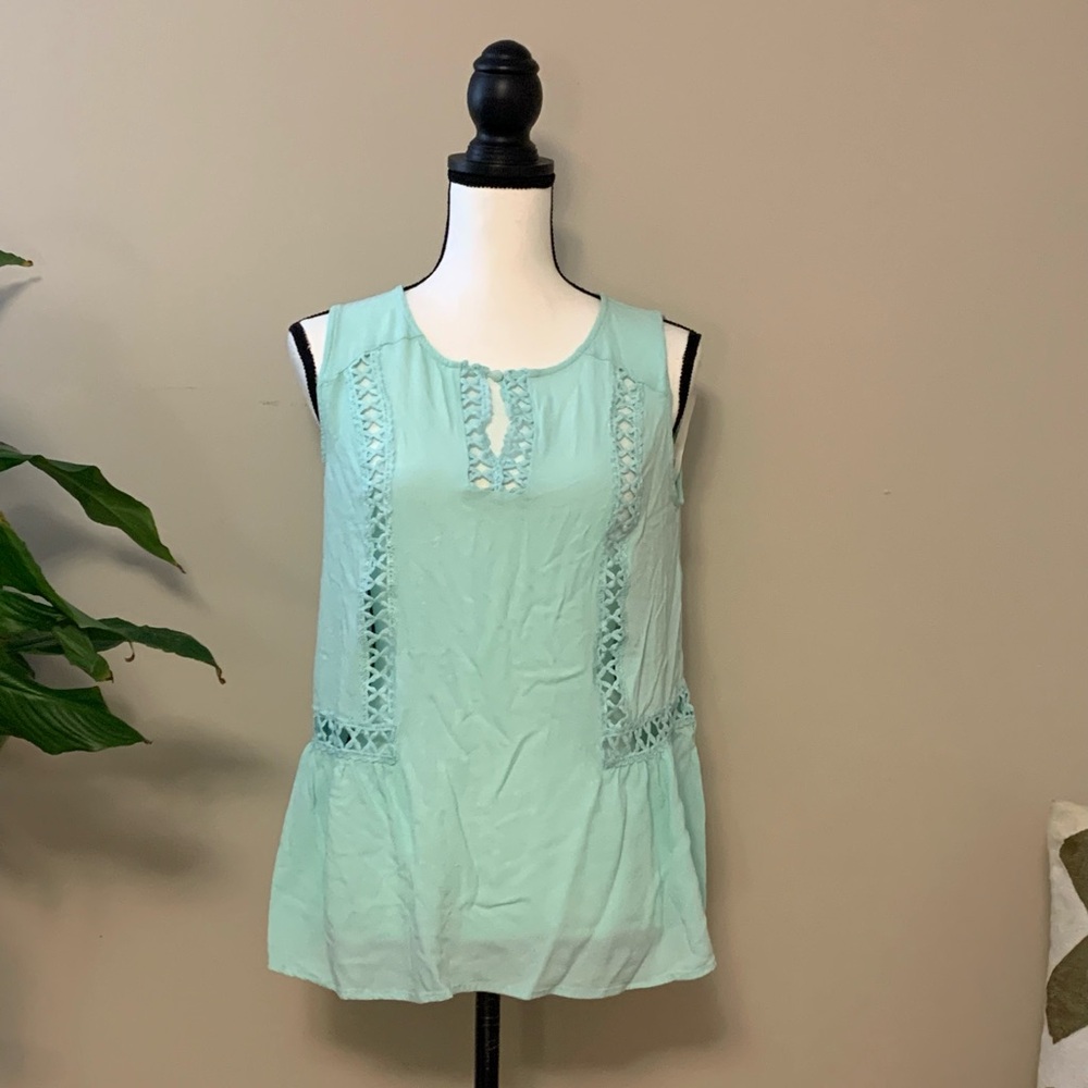 D O N A T E D 
Altar'd State Aqua Sleeveless Lace Blouse sz L EUC B54